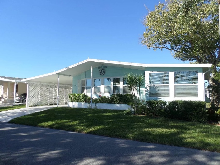 Sarasota, FL Mobile Home for Sale located at 6353 Maryport Lane Camelot East Village